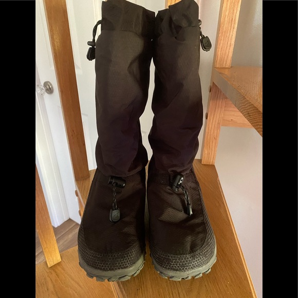 Baffin Boots - Picture 2 of 8